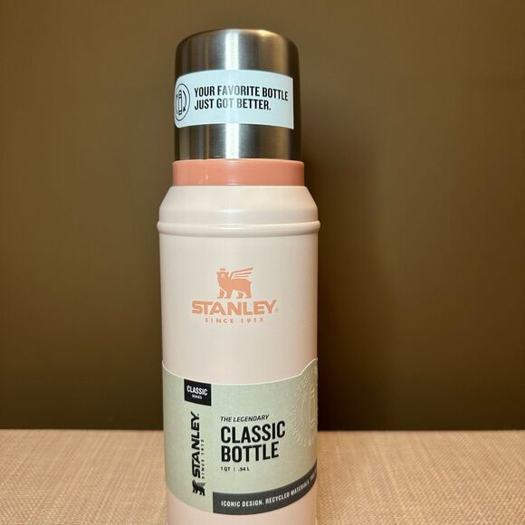 Stanley Legendary Classic Bottle Limestone Pink 1 Quart NWT - Picture 3 of 10